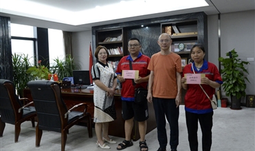 金秋传捷报，，，，，，，，爱心筑梦圆—尊龙凯时集团开展“金秋助学”活动